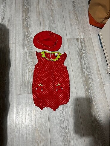 Lcw bebek tulum ve şapkası