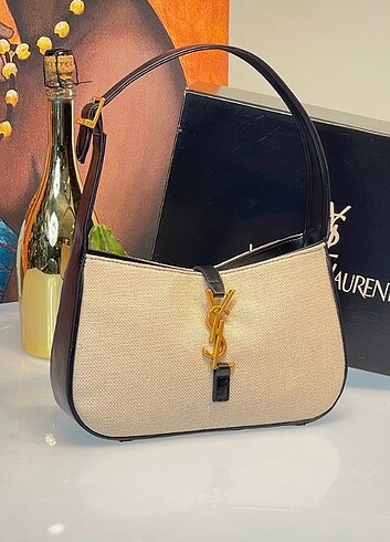 Yves Saint Laurent Yves Saint Laurent Hobo Bag