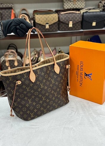 Louis Vuitton Neverfull Medium