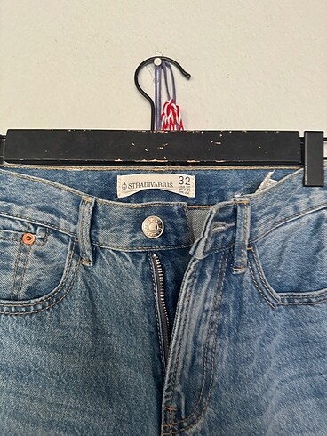 Stradivarius Paçaları Kesikli Jean