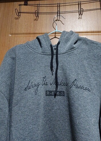 l Beden gri sweetshirt 