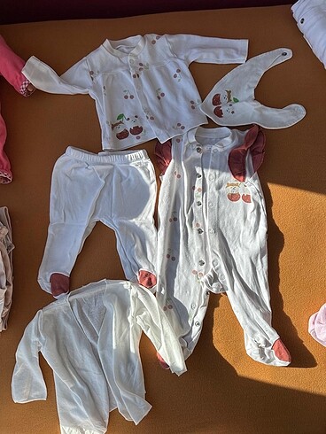 6 Ay Beden Bebek kıyafeti