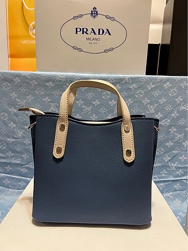 A++ Prada el omuz çantası