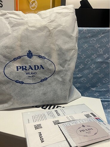  Beden mavi Renk A++ Prada el omuz çantası