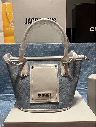 Jacquemus A++ Jacqumus el omuz çantası