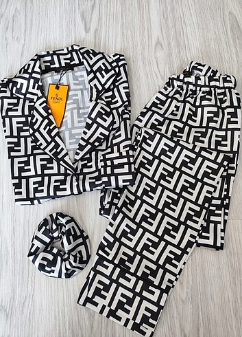 s Beden siyah Renk Fendi pijama takımı 