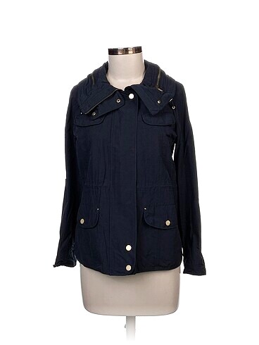 Massimo Dutti Trenchcoat %70 İndirimli.