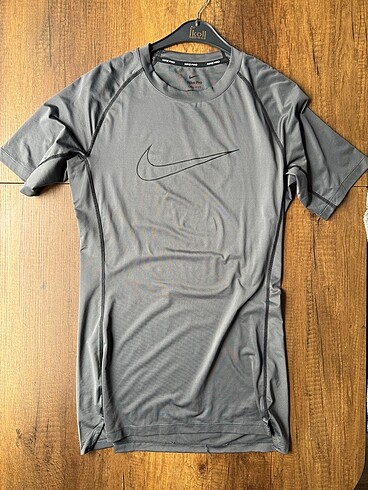 Nike tshirt