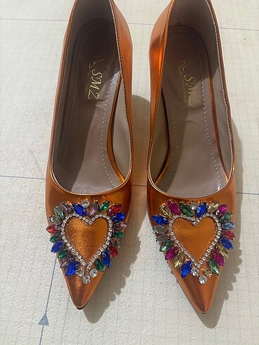 Metalik şık stiletto