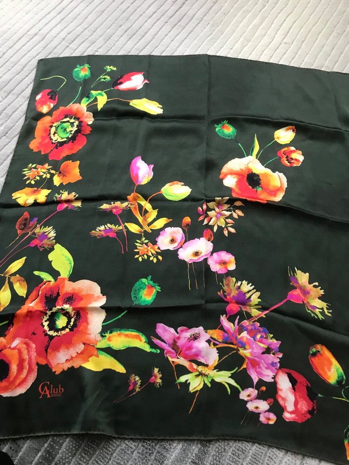 Çiçek Desenli Kadın İpek Şal - Görsel 3