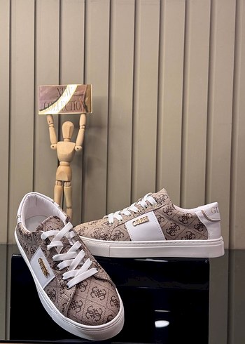 37 Beden Kahverengi Yılan Desenli Bağcıklı Sneakers