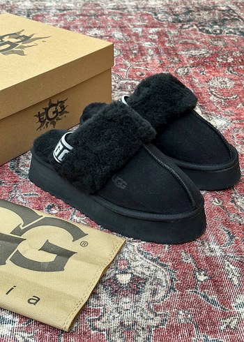 Ugg UGG Beyaz Peluş Detaylı Platform Topuklu Terlik