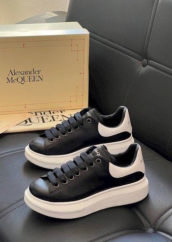 Alexander McQueen Siyah Beyaz Erkek Spor Ayakkabı