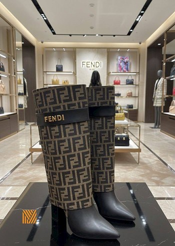 37 Beden Fendi Kahverengi Baskılı Stiletto Topuklu Kadın Çizme