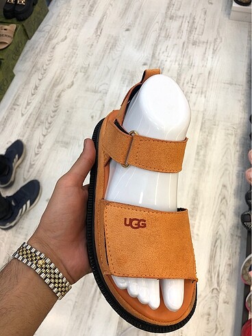 36 Beden Ugg bayan sandalet her numara ve renkleri mevcuttur