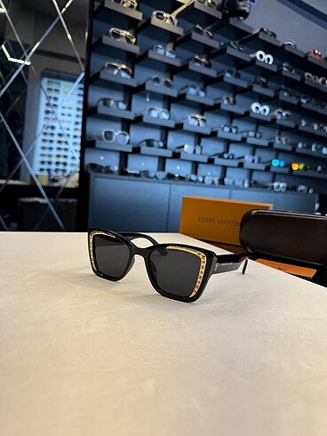 ?Louis Vuitton ithal Sunglasses