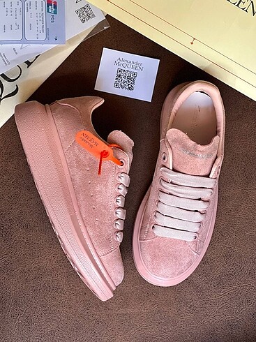 Alexander McQueen Alexander Mcqueen ???????? New Season ???? With Original Box And