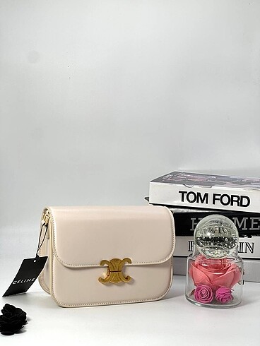Beden çeşitli Renk Celine triomphe bag A+Quality??? Ölçüler:??23cm ??16cm
