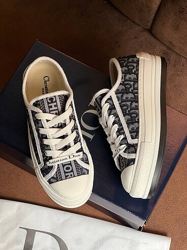 37 Beden çeşitli Renk Dior ????: 36-37-38-39-40