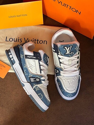 41 Beden Louis Vuitton Size : 40-41-42-43-44