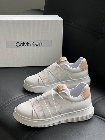 Calvin Klein : 36-37-38-39-40