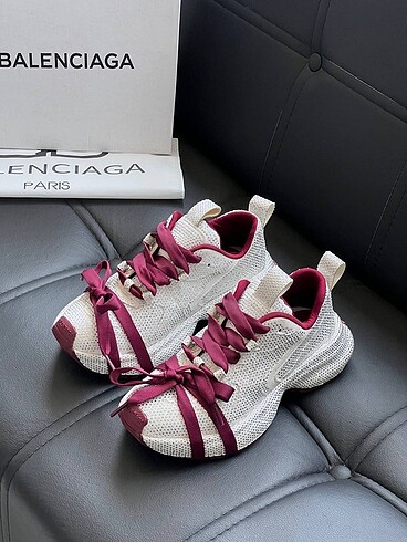 Balenciaga Size : 36-37-38-39-40