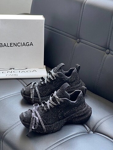 Balenciaga Balenciaga Size : 36-37-38-39-40