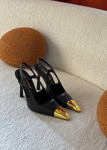 Yves Saint Laurent 37