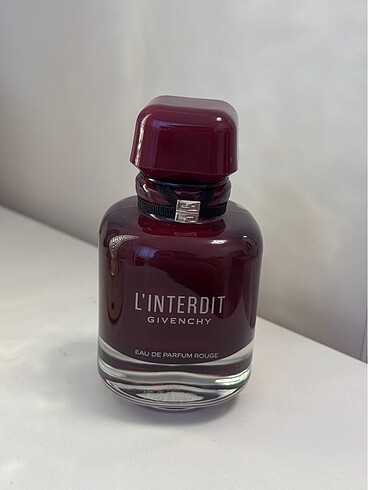 Beden Givenchy Linderdit Rouge 80 ml