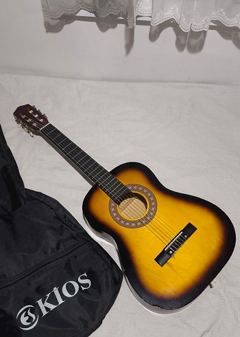 Kahverengi Klasik Gitar