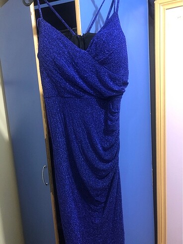 Mavi uzun simli abiye elbise