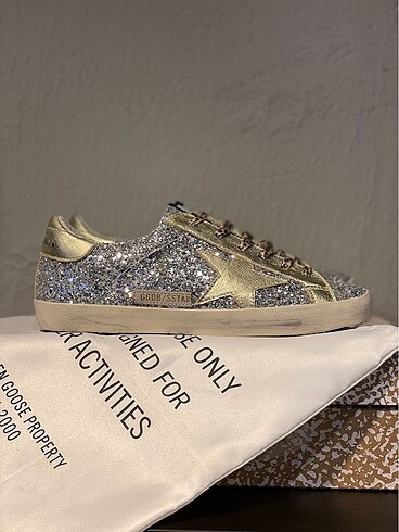 GOLDEN GOOSE SUPERSTAR