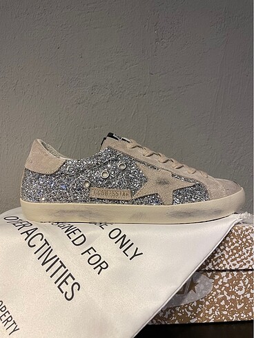 GOLDEN GOOSE SUPERSTAR