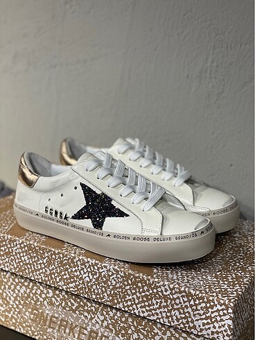 37 Beden çeşitli Renk GOLDEN GOOSE Hi-Star