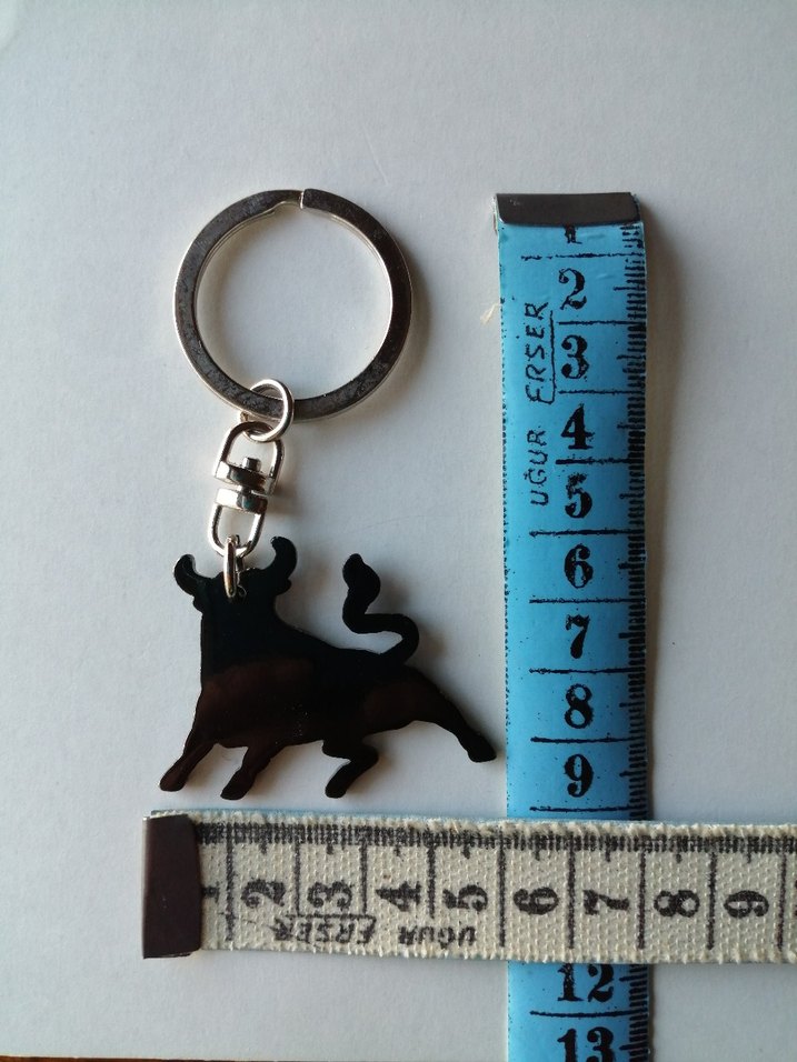 Tokalı Siyah Boğa Figürlü Anahtarlık - Görsel 3