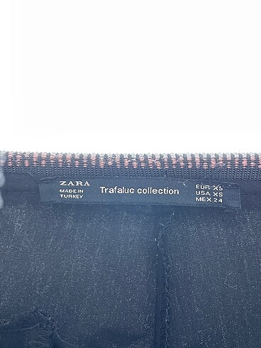 xs Beden siyah Renk Zara Kumaş Pantolon %70 İndirimli.