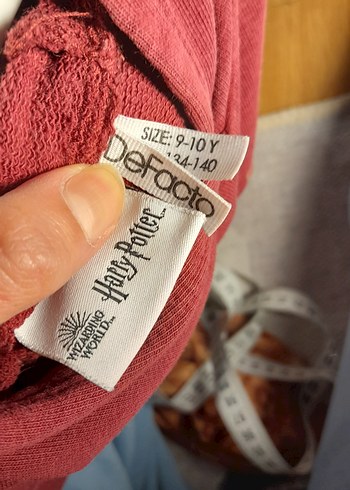 Bordo Kapüşonlu Hogwarts Baskılı Sweatshirt - Görsel 2