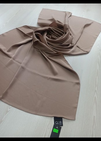 Bej Parlak Dubai Saten Kadın Şal - Görsel 5