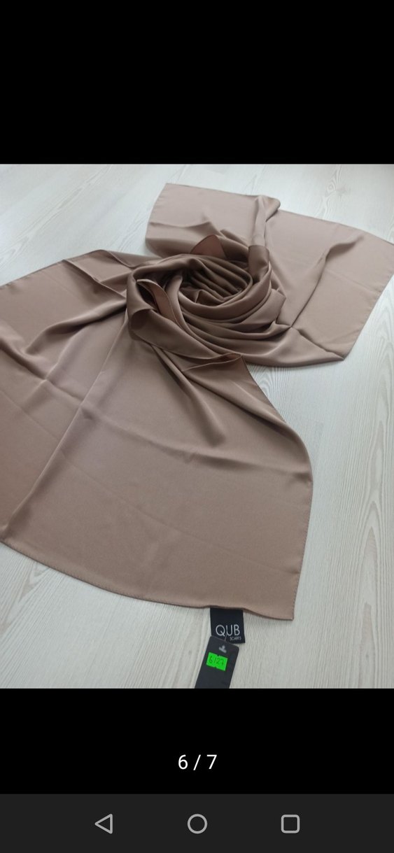 Bej Parlak Dubai Saten Kadın Şal - Görsel 5