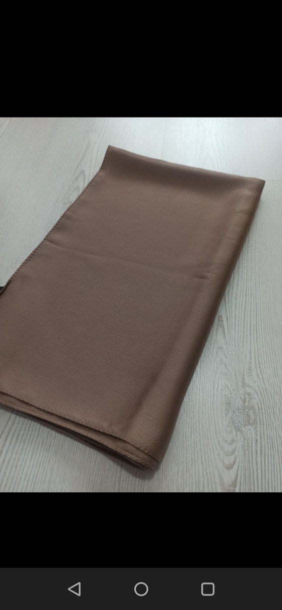 Bej Parlak Dubai Saten Kadın Şal - Görsel 2