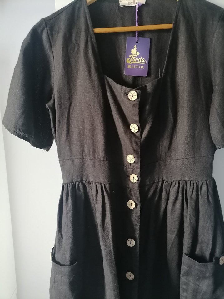 Düğmeli Siyah Keten Midi Elbise - Görsel 5