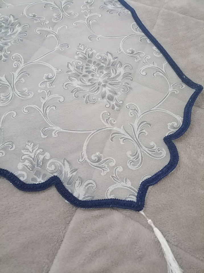 Nakışlı Gri Beyaz Masa Örtüsü - Görsel 3