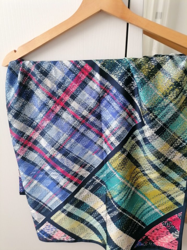 Kadın Çok Renkli Pliseli Modern fular - Görsel 3