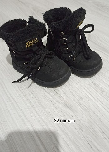 Vicco Siyah Erkek Çocuk Bot - 22 Numara