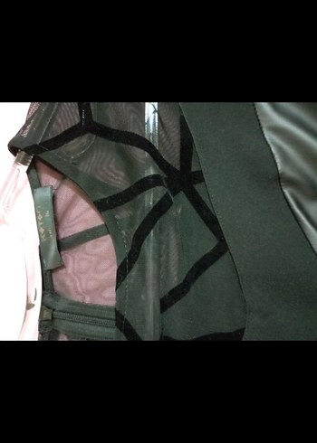 Siyah V Yaka Gotik Midi Elbise - Görsel 4