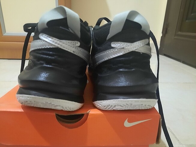 Nike basketbol/voleybol ayakkabısı