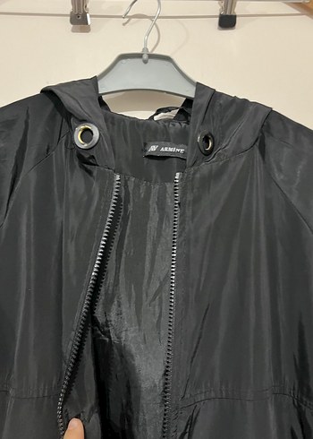 Kadın Siyah Uzun Fermuarlı Yağmurluk - Görsel 2