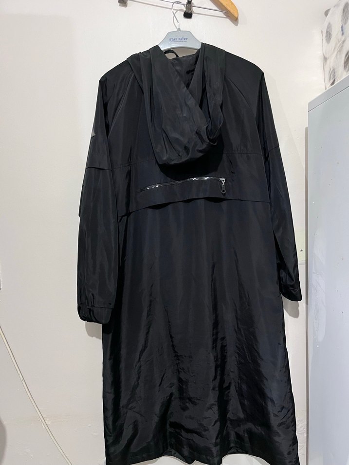 Kadın Siyah Uzun Fermuarlı Yağmurluk - Görsel 3