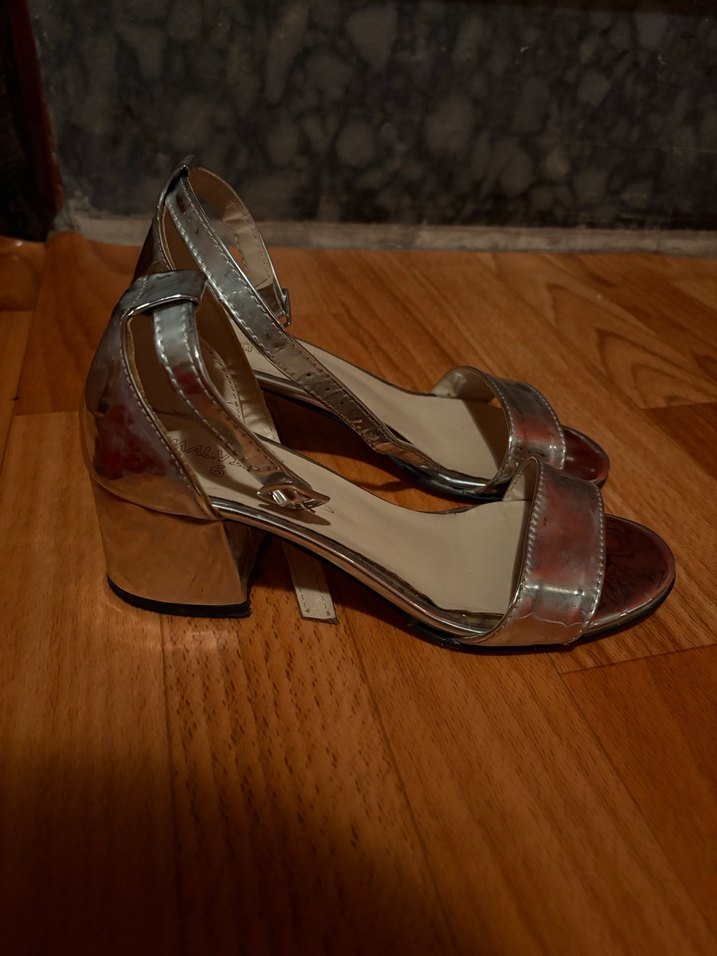 Metalik Topuklu Kadın Ayakkabı - Görsel 3