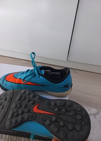 32 Beden Nike krampon 32 numara